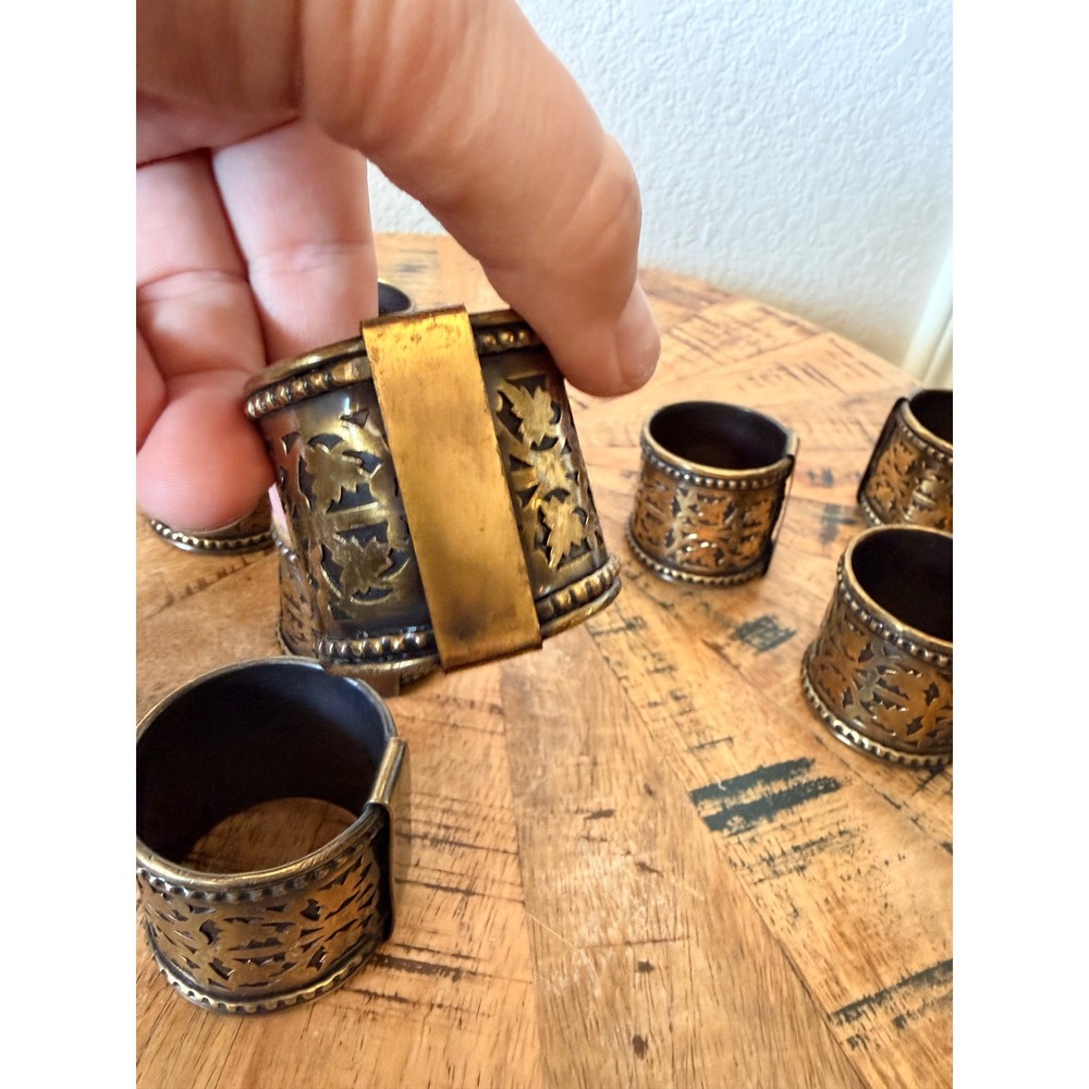 Vintage Brass Napkin Rings Set of 12 Cutout Leaf Pattern Antique Gold Finish - Picture 5 of 7